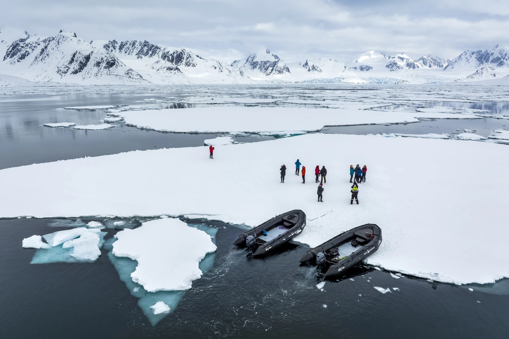 guests-ice-fjord-drone-svalbard-florian-ledoux-(secret-atlas)
