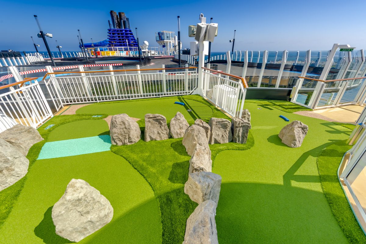 Mini Golf on Norwegian Bliss