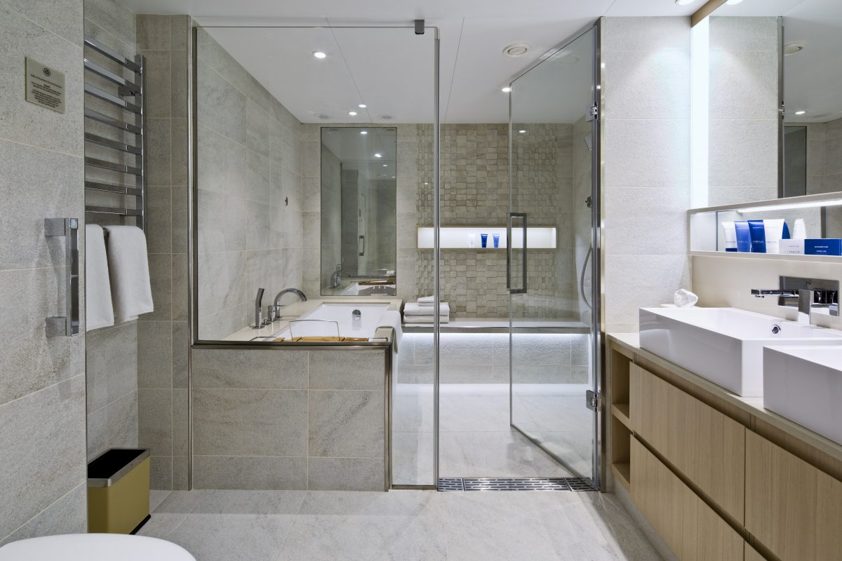 Explorer Suite Bathroom