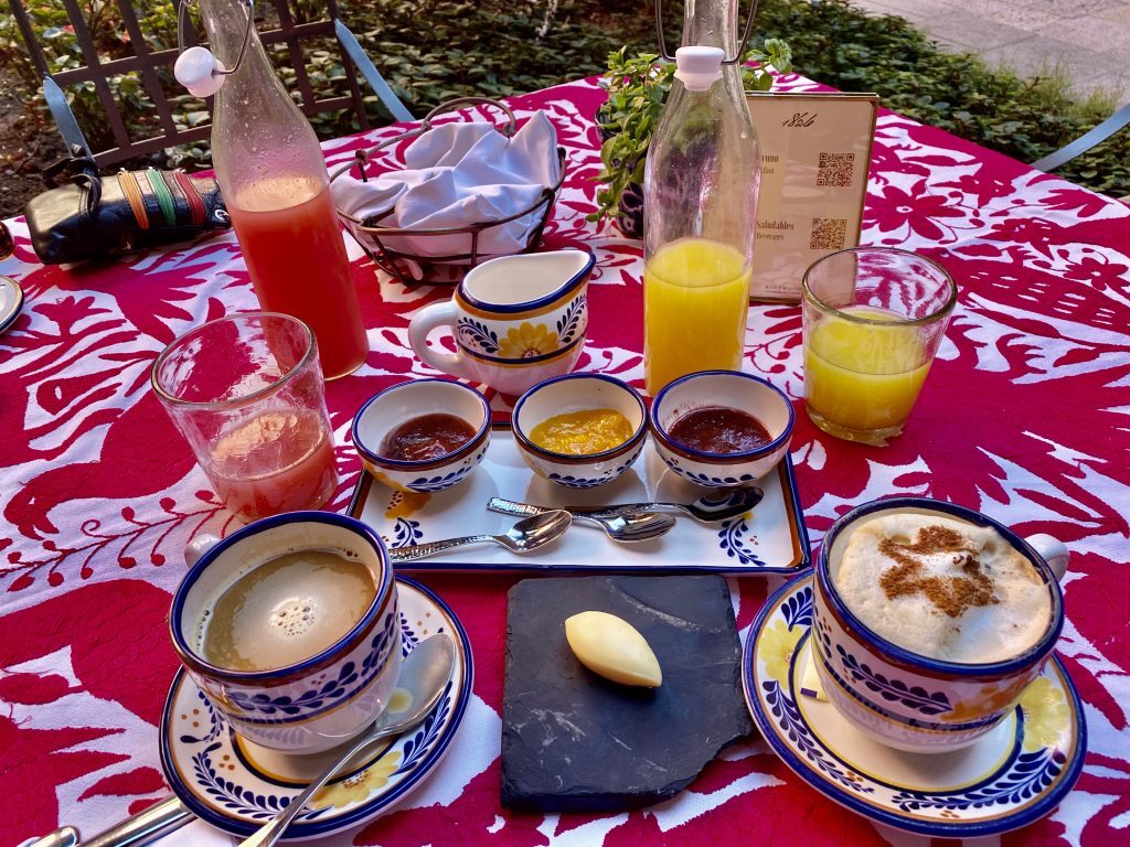 Breakfast at Rosewood