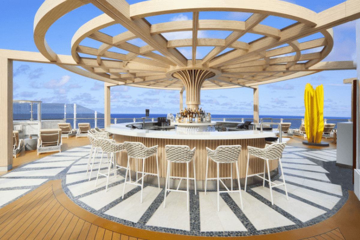 NCL Viva Vibe Beach Club Bar