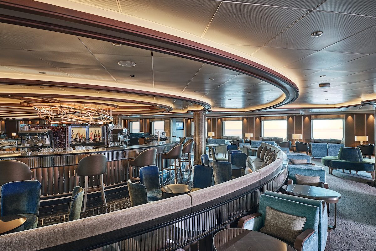 Bar counter of la Dolce Vita, Silver Moon.