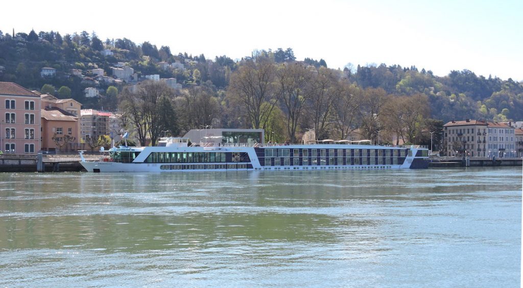 AmaCello across the Rhone